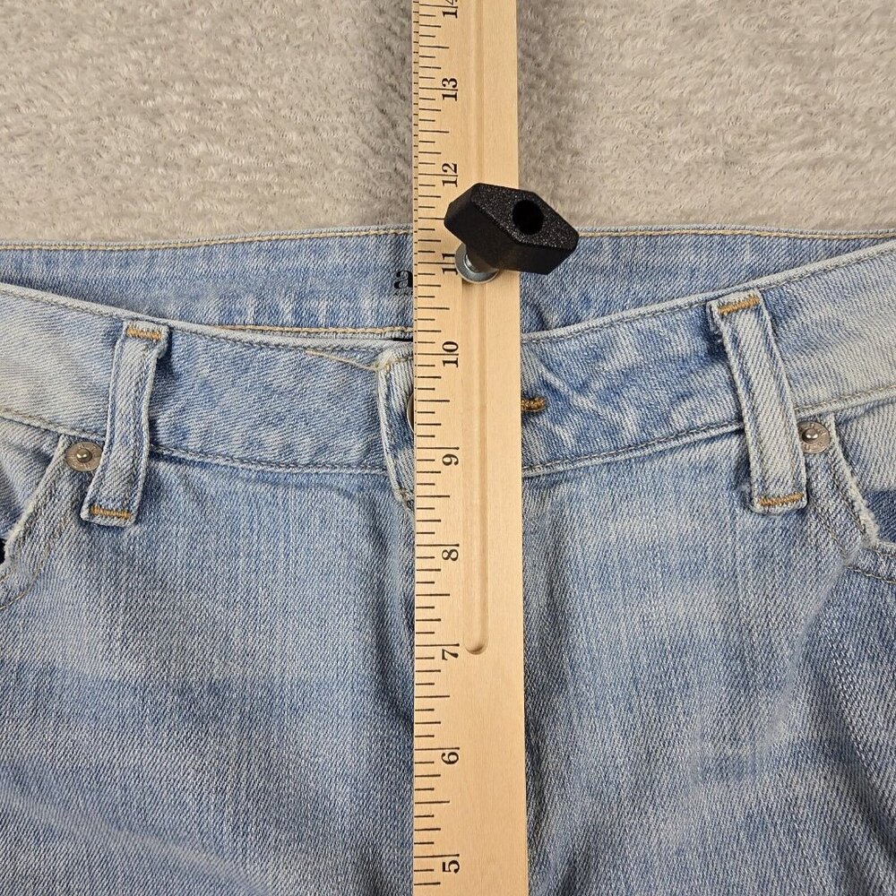 A New Approach Jeans Womens Size 16 Cropped Capri Light Wash Distressed Casual - Picture 6 of 13